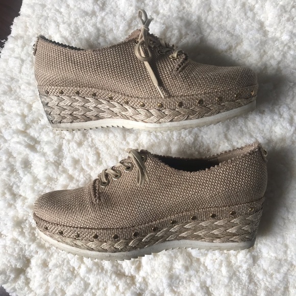 Stuart Weitzman Shoes - EUC Stuart Weitzman Woven Raffia Platform Sneakers